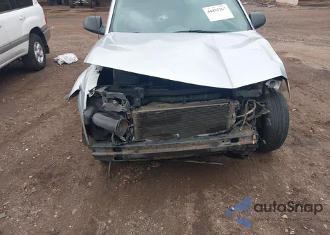 2004 Saturn Vue V6 z USA, uszkodzony, nr VIN 5GZCZ53404S833658